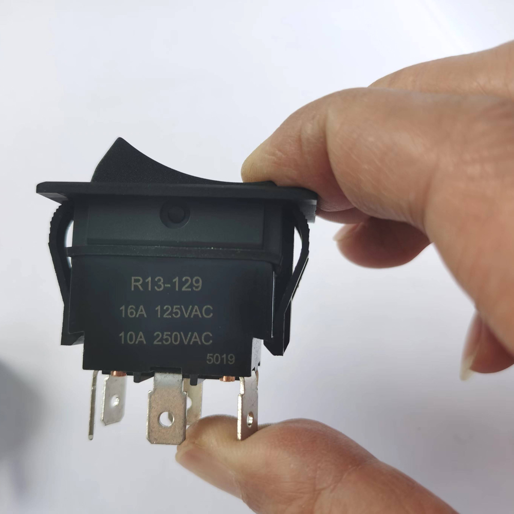 สวิตช์โยกแบบกดติดปล่อยดับ DPDT - Power Tools In Electrical บทวิจารณ์และราคา